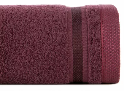 Ręcznik bawełniany 100x150 ABBIE bordowy z żakardową błyszczącą bordiurą w pasy z delikatną krateczką