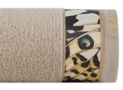 Ręcznik 50x90 EVA 15 Eva Minge beżowy zdobiony bordiurą z designerskim wzorem w motyle z kolekcji Premium