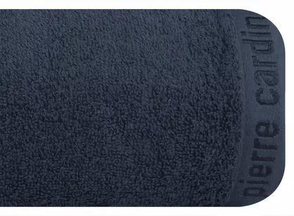 Ręcznik 70x140 EVI Pierre Cardin granatowy zdobiony bordiurą w kolorze ręcznika z logo marki