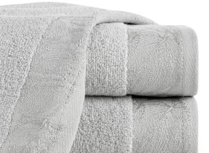 Ręcznik bawełniany 70x140 AGIS srebrny puszysty z żakardową bordiurą liści lilii wodnej