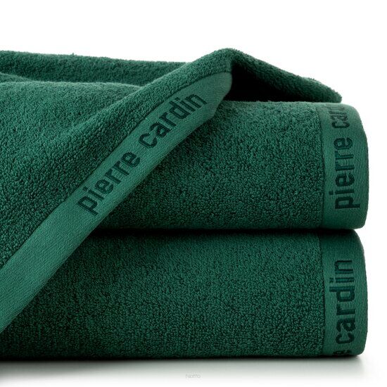Ręcznik 70x140 EVI Pierre Cardin ciemna zieleń zdobiony bordiurą w kolorze ręcznika z logo marki