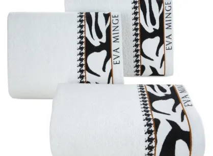 Ręcznik 50x90 EVA 6 Eva Minge biały zdobiony drukowaną bordiurą z abstrakcyjnym wzorem i paskiem pepitki
