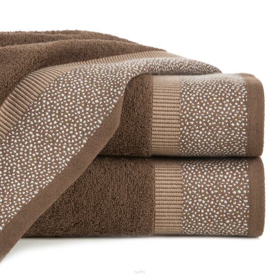 Ręcznik bawełniany 70x140 MARIT ciemny brąz z kontrastową bordiurą w drobny żakardowy wzór