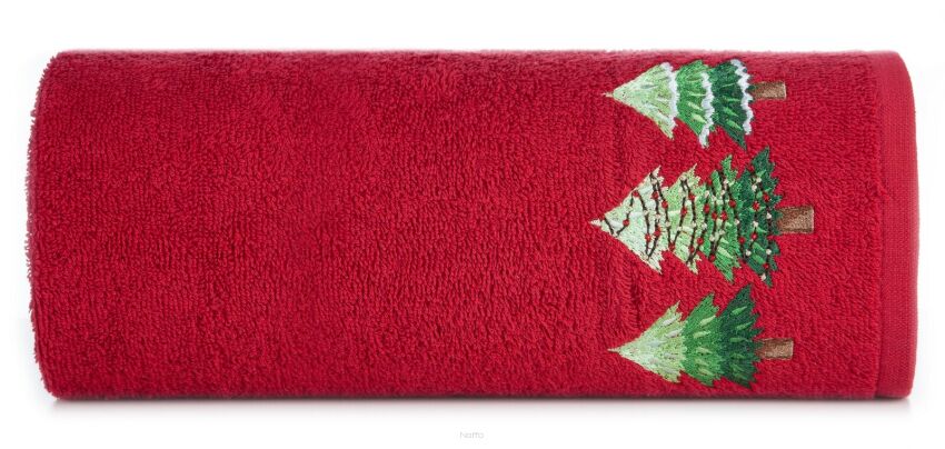 Ręcznik świąteczny 70x140 SANTA 17 czerwony z wyhaftowanymi zielonymi choinkami