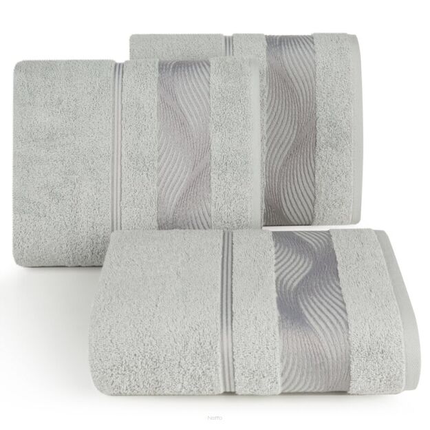 Ręcznik bawełniany 70x140 SYLWIA 2 srebrny z bordiurą żakardową w falujący wzór