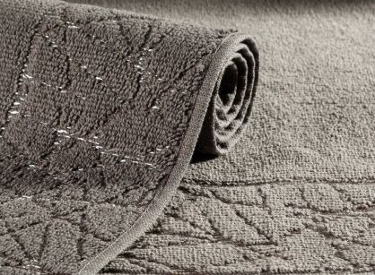 Dywanik bawełniany 50x70 NIKA grafitowy z geometrycznym wzorem z błyszczącą nicią