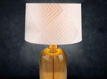 Lampa stołowa BLANCA 2 biała z welwetowym abażurem w złoty geometryczny wzór Limited Collection 40x69 